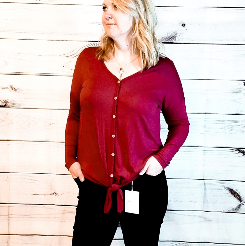 Gorgeous wine colored top